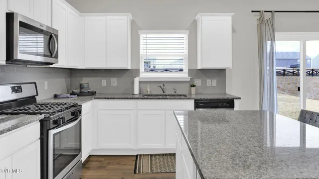 $487,765 | 559 Fieldcrest Road, Blountville, TN 37617