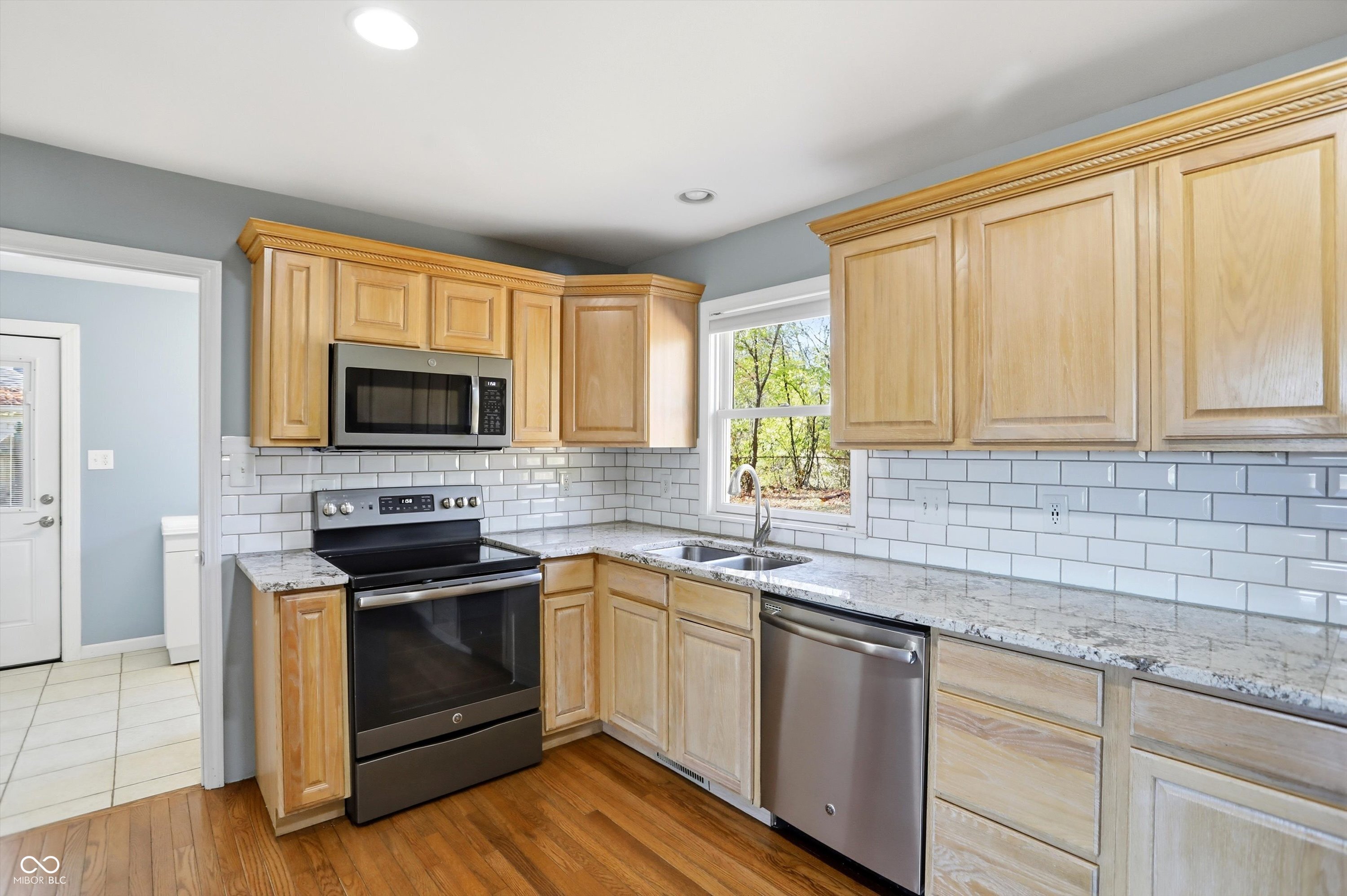 7026 Spring Mill Road Indianapolis, IN 46260 - Photo 17 of 48
