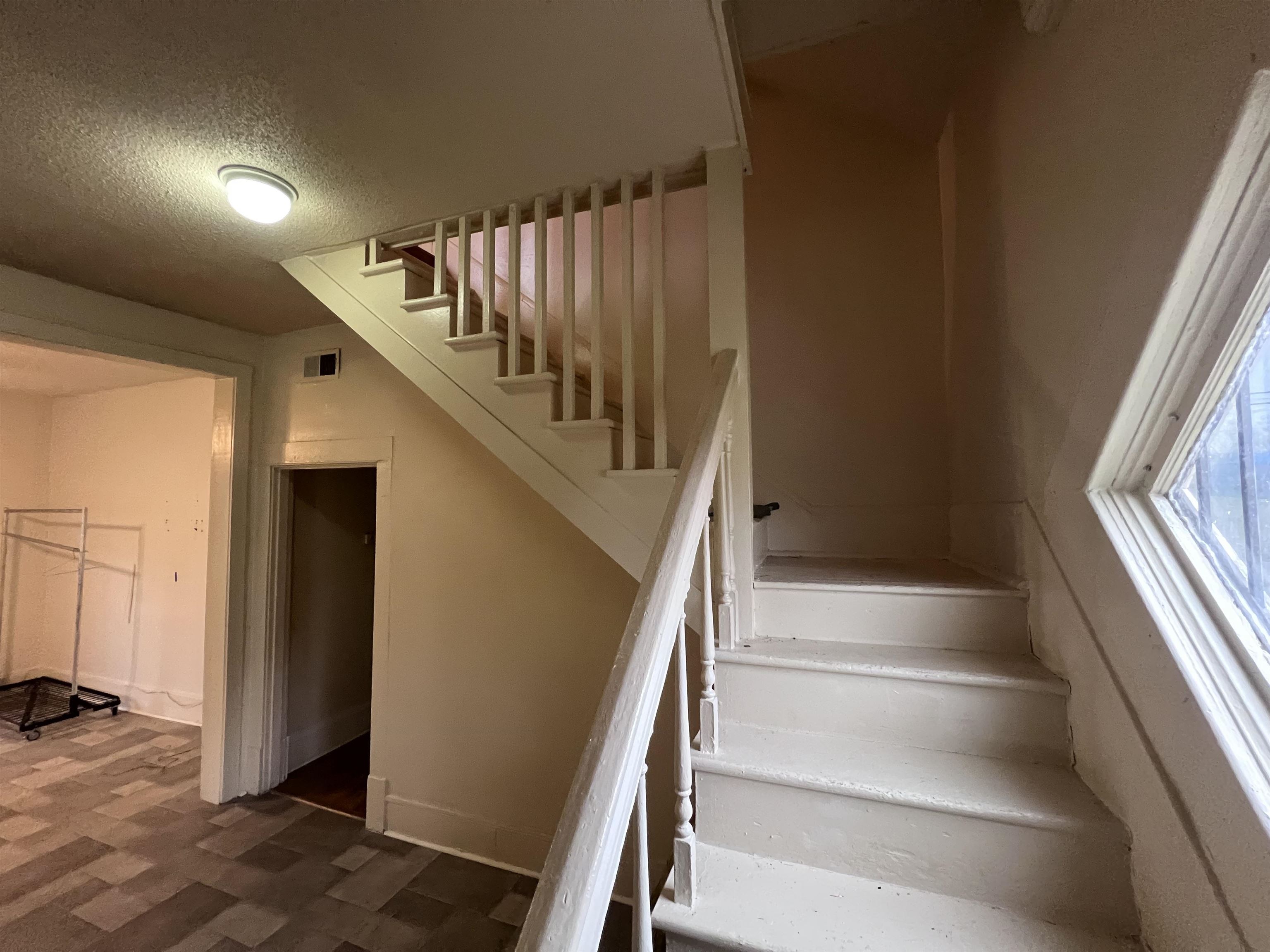 946 Roland Street Memphis, TN 38114 - Photo 7 of 32 a view of entryway