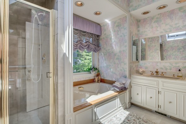 60 Beacon Street Marblehead, MA 01945 - Photo 18 of 30 Gallery Image 18