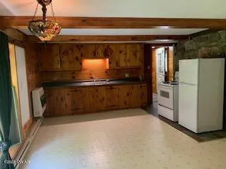 $975 | 290 Roemerville Road, Unit 2, Greentown, PA 18426