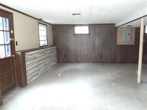 4 Clinton Road Peabody, MA 01960 - Photo 7 of 11 Gallery Image 7
