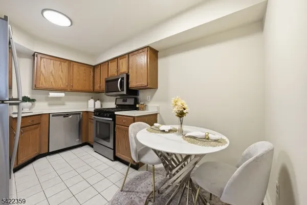 $599,000 | 14 Arthurs Court, Berkeley Heights, NJ 07922