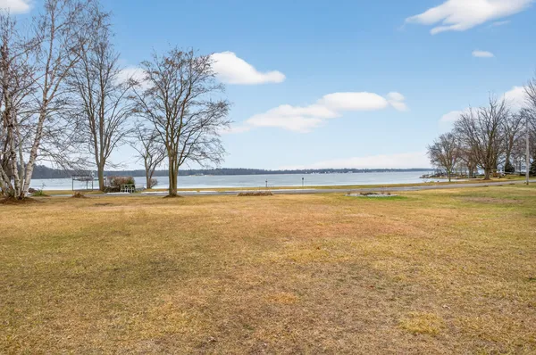 $925,000 | 1047 Wamplers Lake Road, Brooklyn, MI 49230
