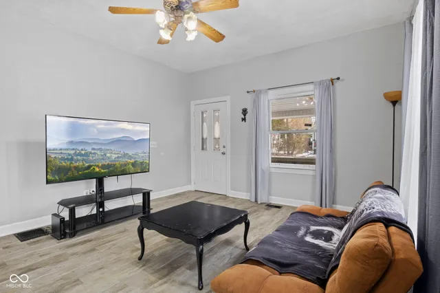 $154,900 | 1007 Chestnut Street, Anderson, IN 46012