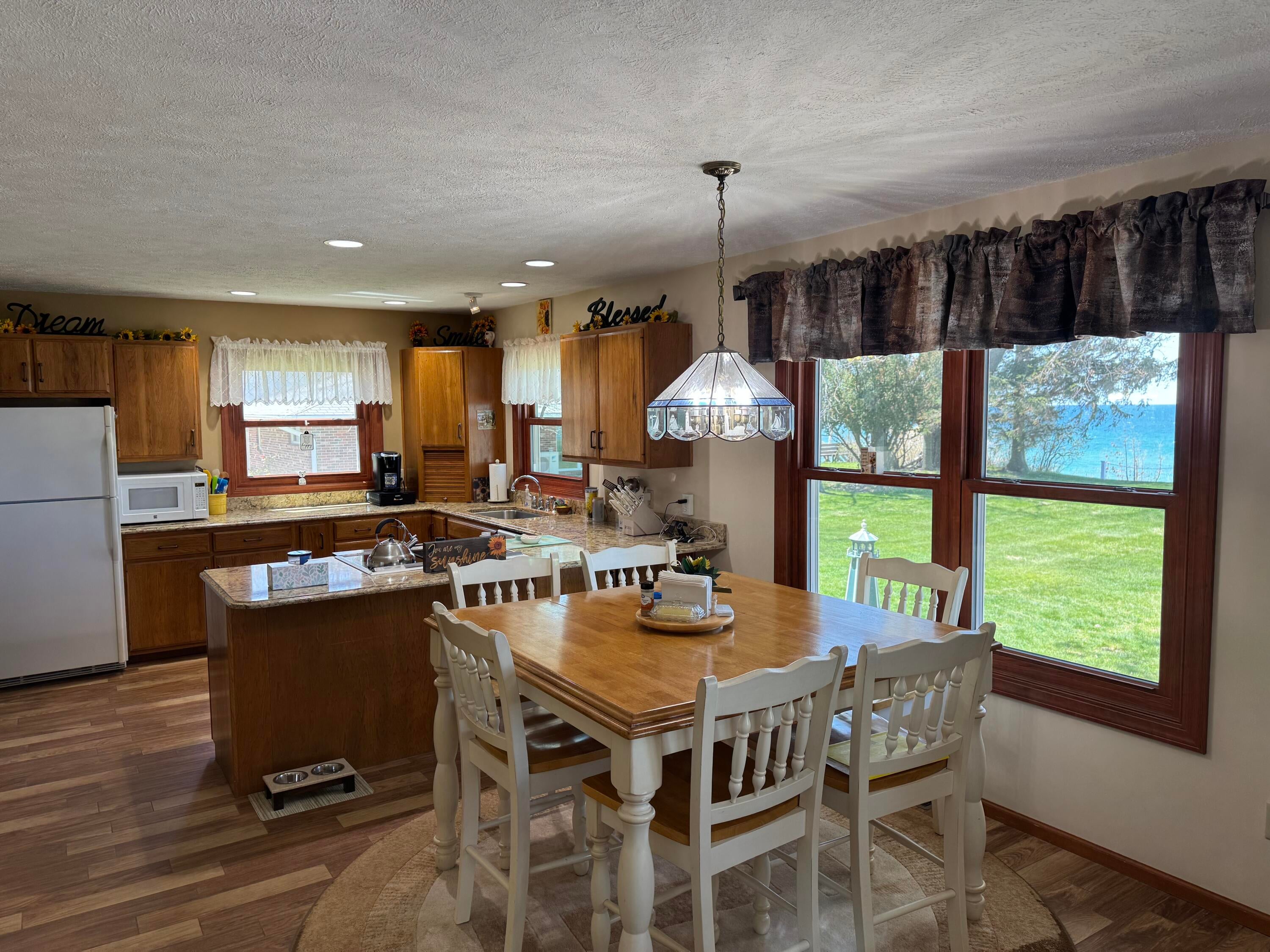 2512 Red Apple Road Manistee, MI 49660 - Photo 9 of 13 Gallery Image 9