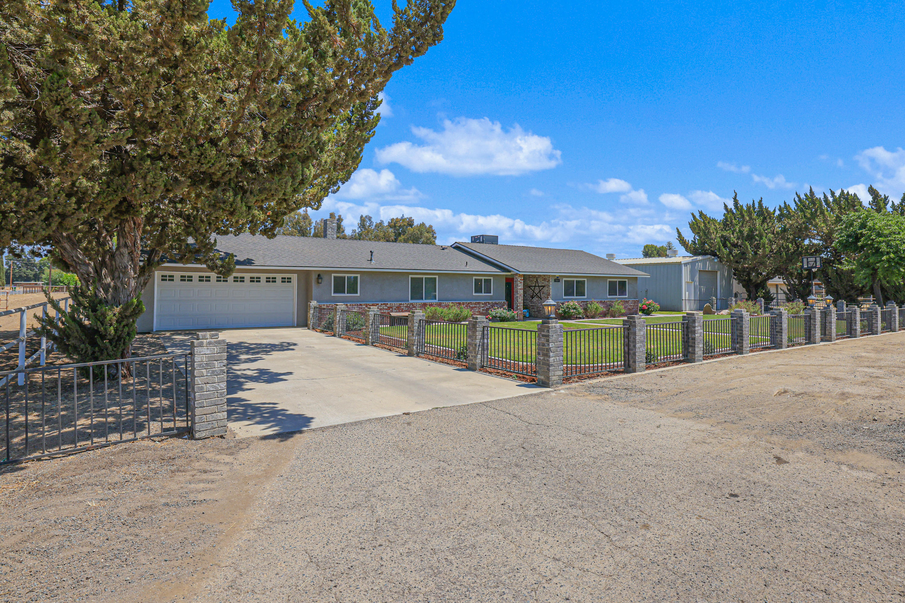 680 South Anderson Road Exeter, CA 93221 - Photo 6 of 59 D50A2059