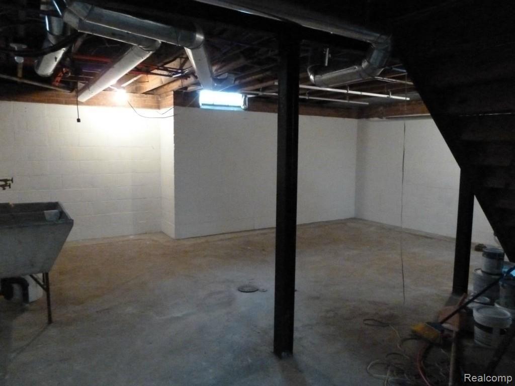 165 North Adams Road Birmingham, MI 48009 - Photo 24 of 24 Adams Road 030.jpg