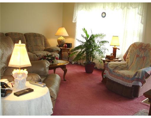 65 Meneely Road Burgettstown, PA 15021 - Photo 5 of 12 Living Room.