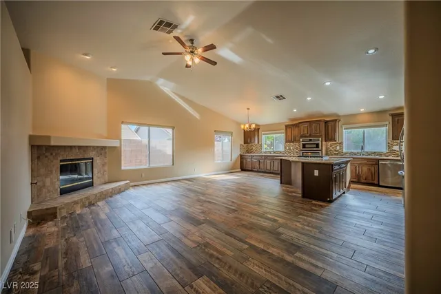 $2,995 | 921 San Bruno Avenue, Henderson, NV 89002