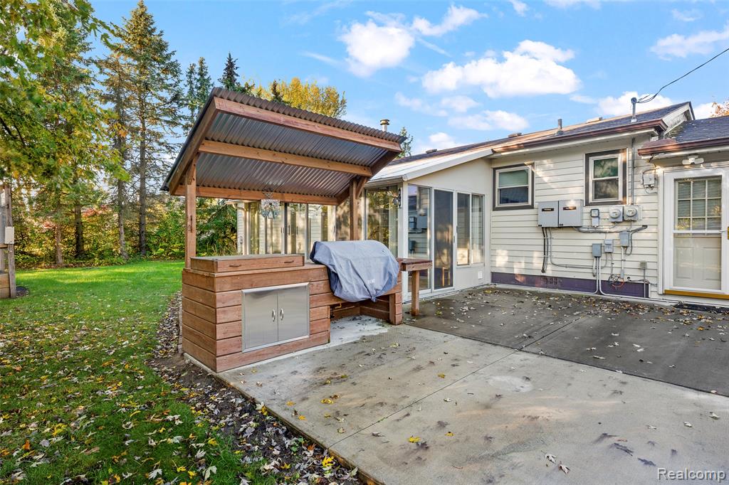 17655 Lohr Road Belleville, MI 48111 - Photo 27 of 57 Gallery Image 27