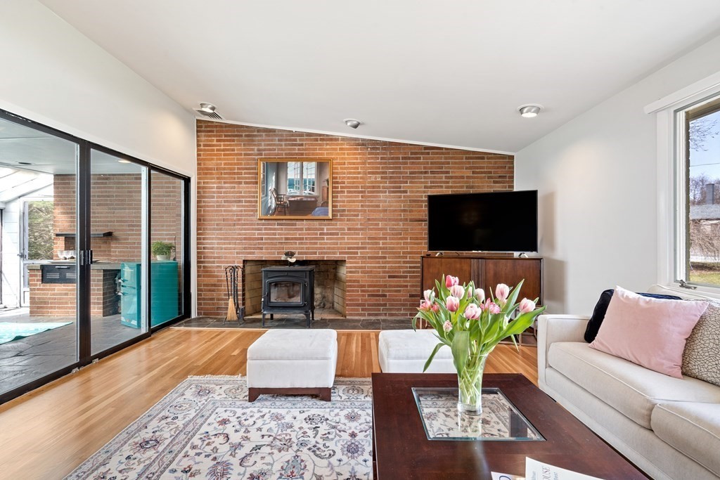 7 Leyton Road Worcester, MA 01609 - Photo 5 of 32 Gallery Image 5