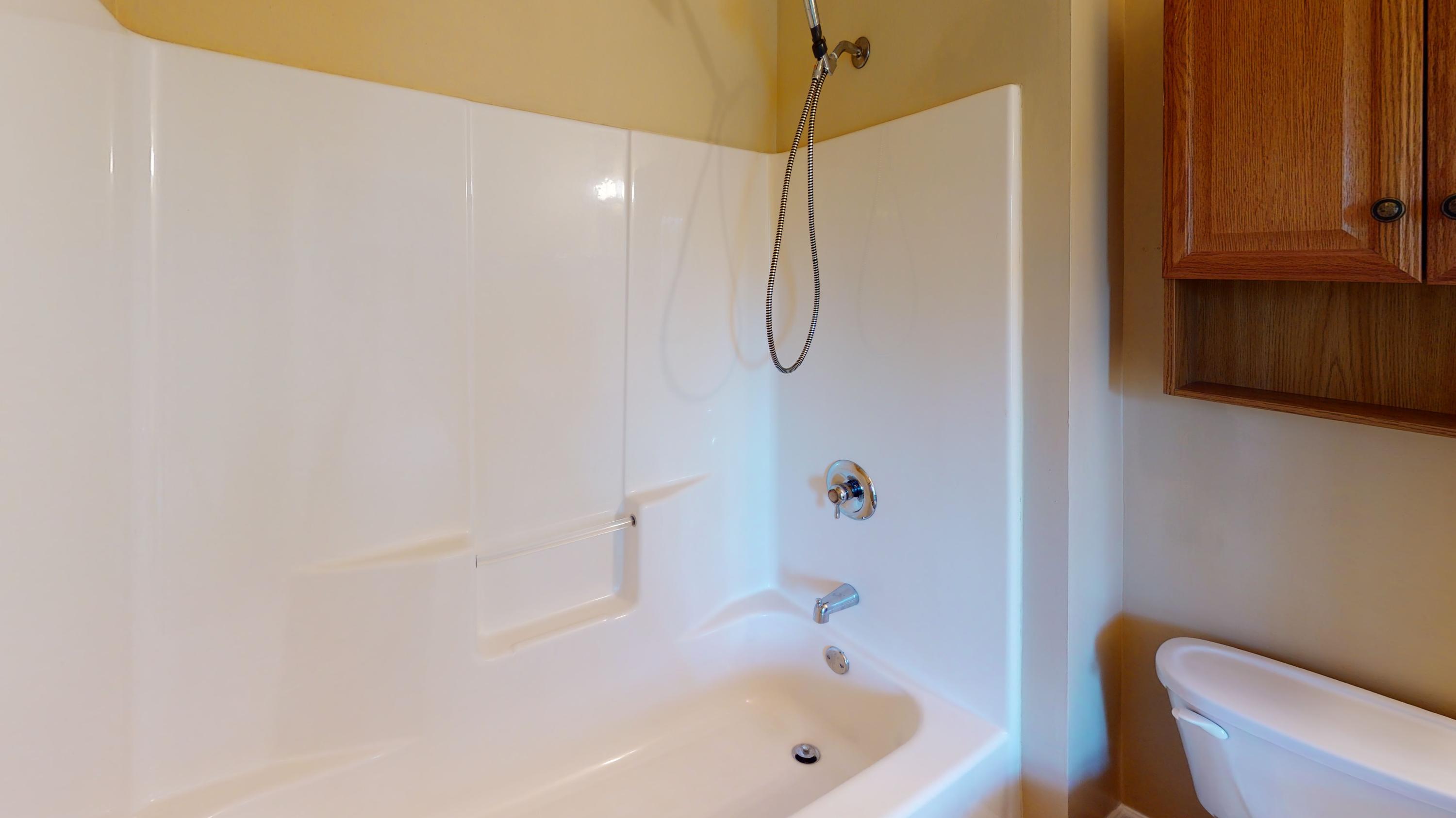 306 Stockyard Road Telford, TN 37690 - Photo 25 of 36 306-Stockyard-Road-Telford-TN-37690-Bath