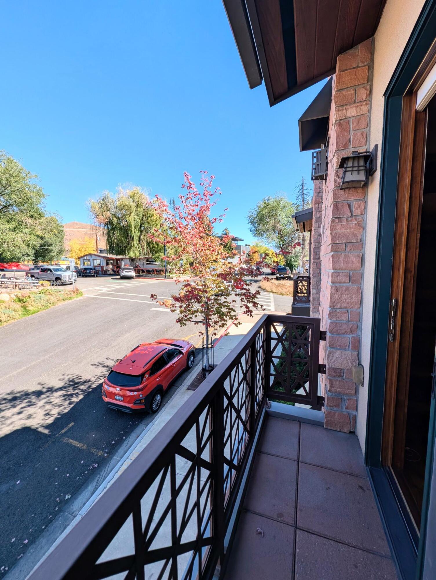 631 North Washington, Unit 403 Ketchum, ID 83340 - Photo 12 of 21 PXL_20250923_203646155~2