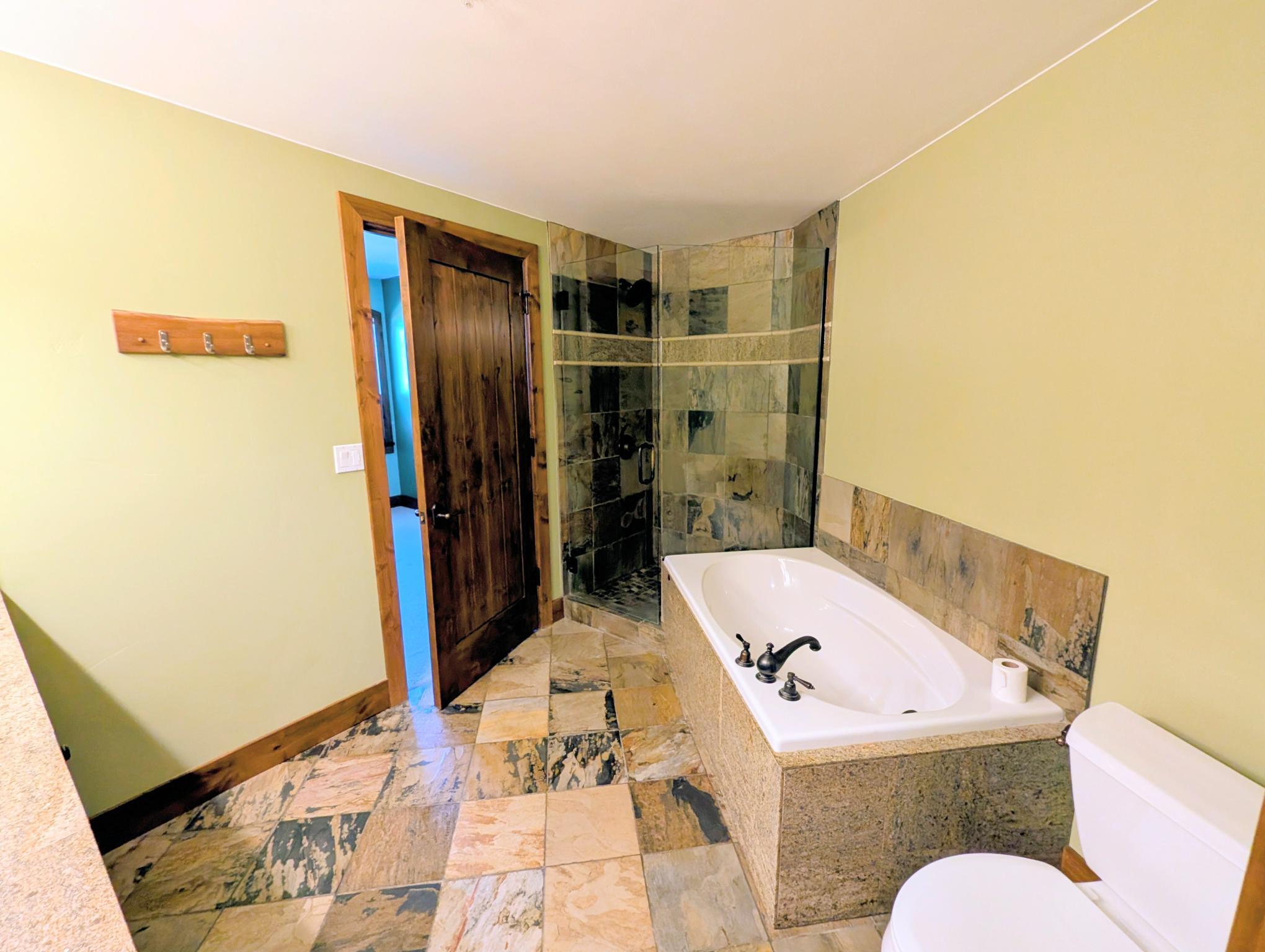 631 North Washington, Unit 403 Ketchum, ID 83340 - Photo 10 of 21 PXL_20250923_203849316~2