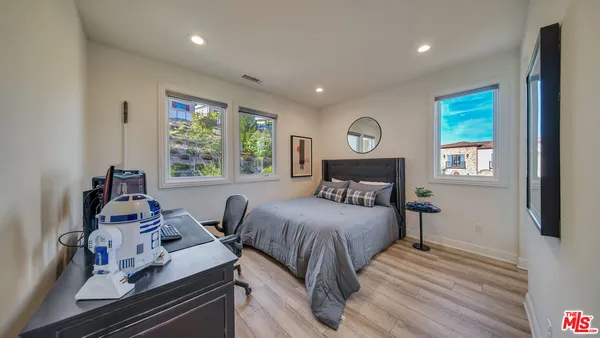 $3,799,000 | 20111 Piccadilly Lane, Porter Ranch, CA 91326