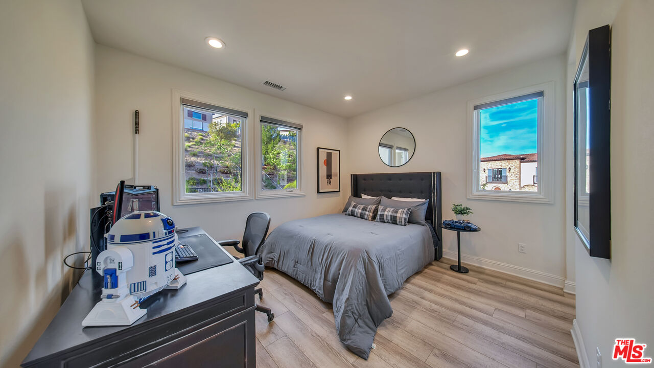 20111 Piccadilly Lane Porter Ranch, CA 91326 - Photo 39 of 64