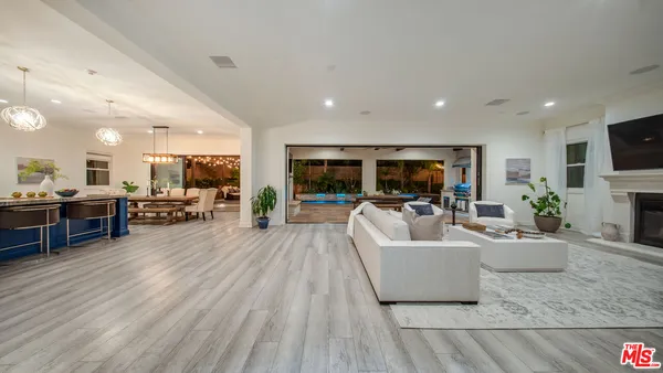 $3,799,000 | 20111 Piccadilly Lane, Porter Ranch, CA 91326