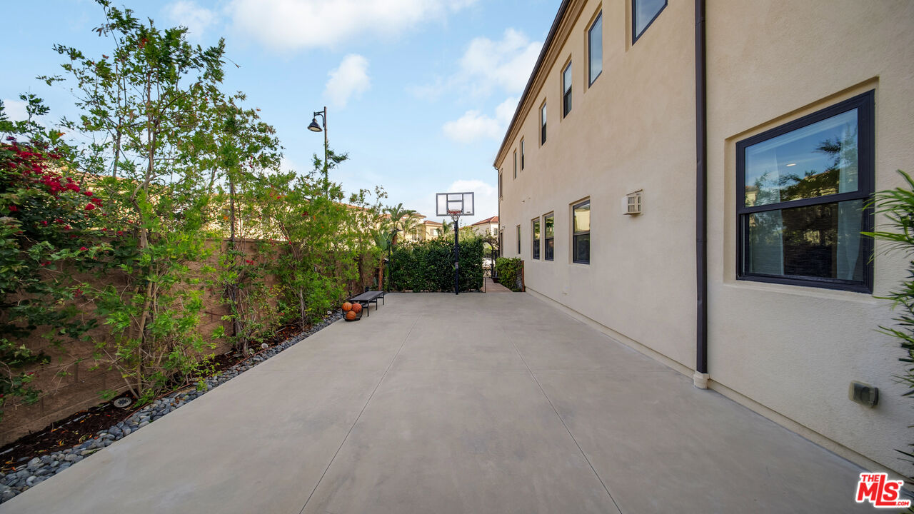 20111 Piccadilly Lane Porter Ranch, CA 91326 - Photo 48 of 64