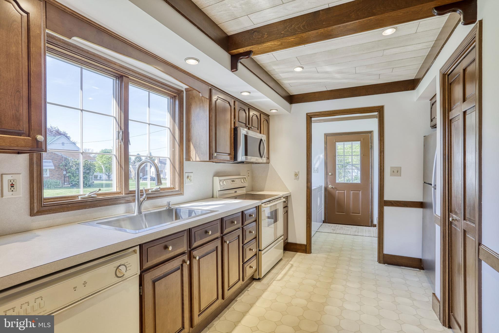 110 Singer Road New Freedom, PA 17349 - Photo 17 of 79