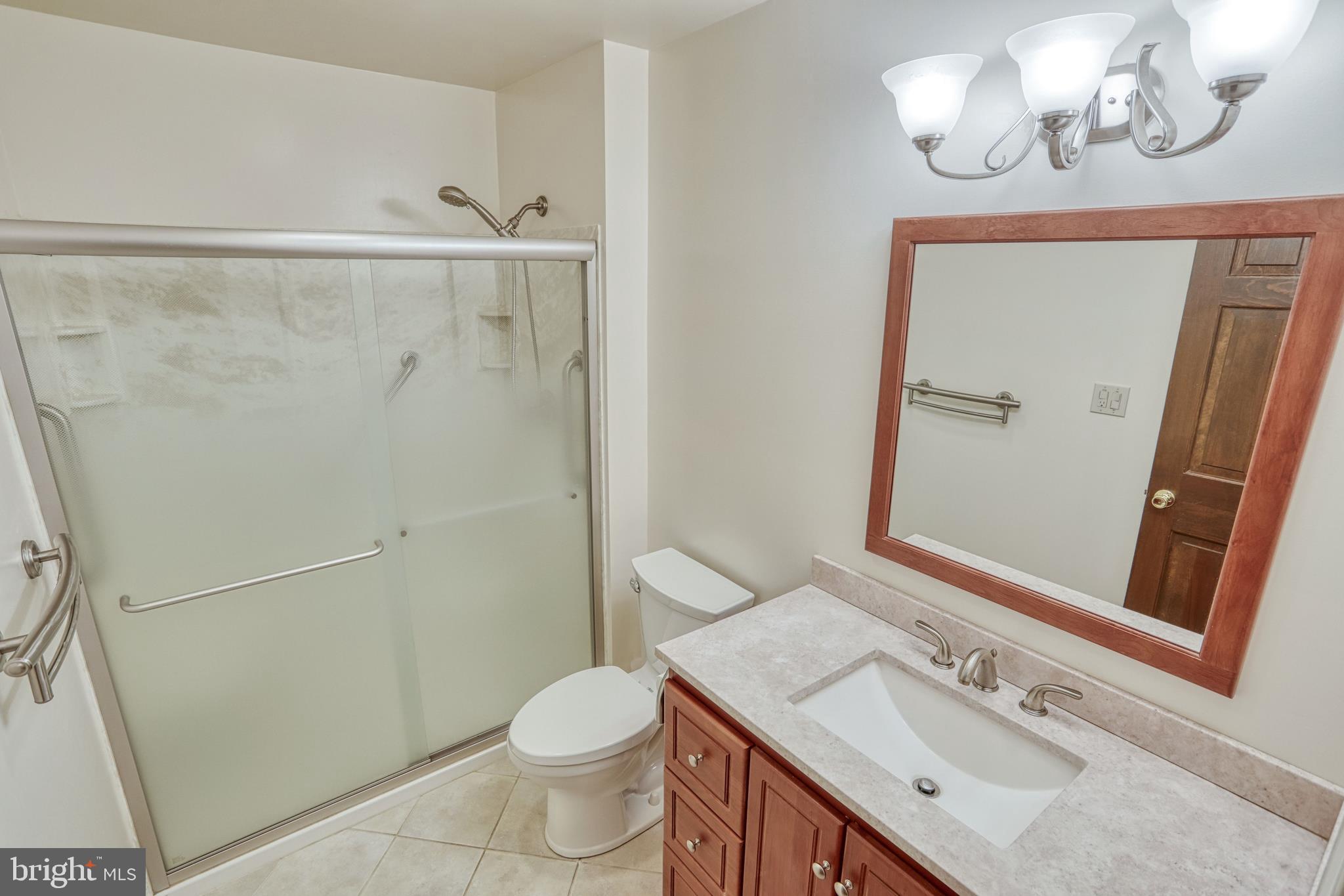 110 Singer Road New Freedom, PA 17349 - Photo 27 of 79 Full bathroom on first floor