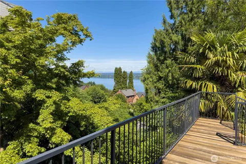 $2,747,000 | 614 35th Avenue, Seattle, WA 98122