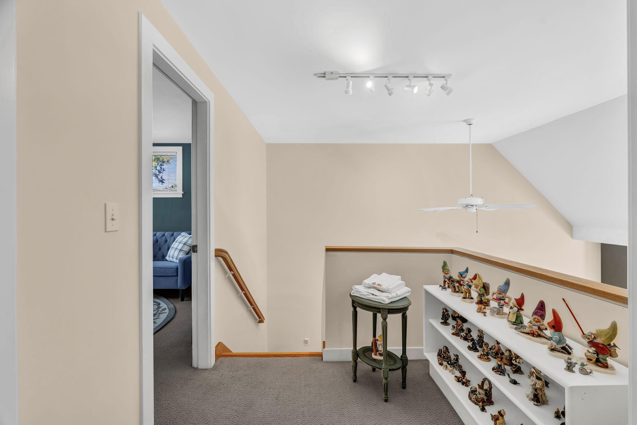 9 Jameson Point Road, Unit 9 Rockland, ME 04841 - Photo 44 of 67 2nd Floor Landing