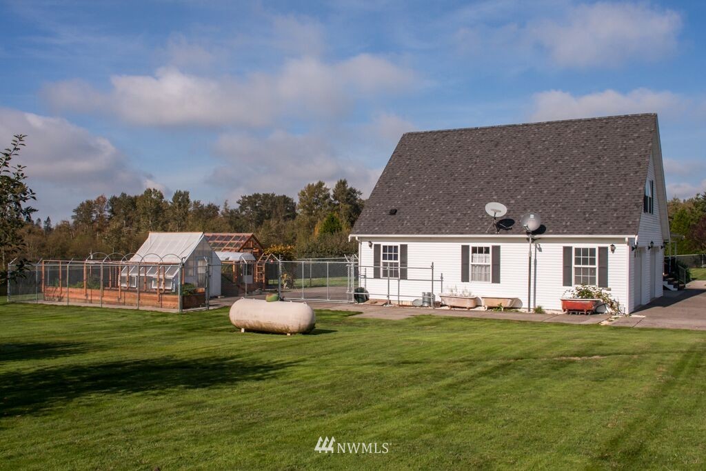 3541 Aldergrove Road Ferndale, WA 98248 - Photo 5 of 23