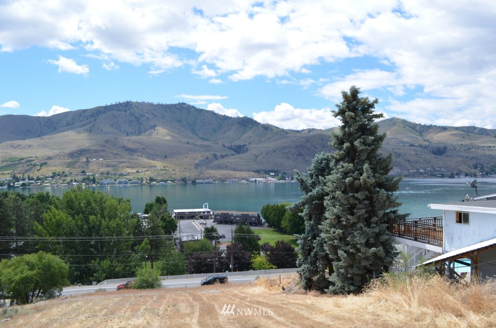 908 West Parkview Road Chelan, WA 98816 - Photo 3 of 22 Gallery Image 3