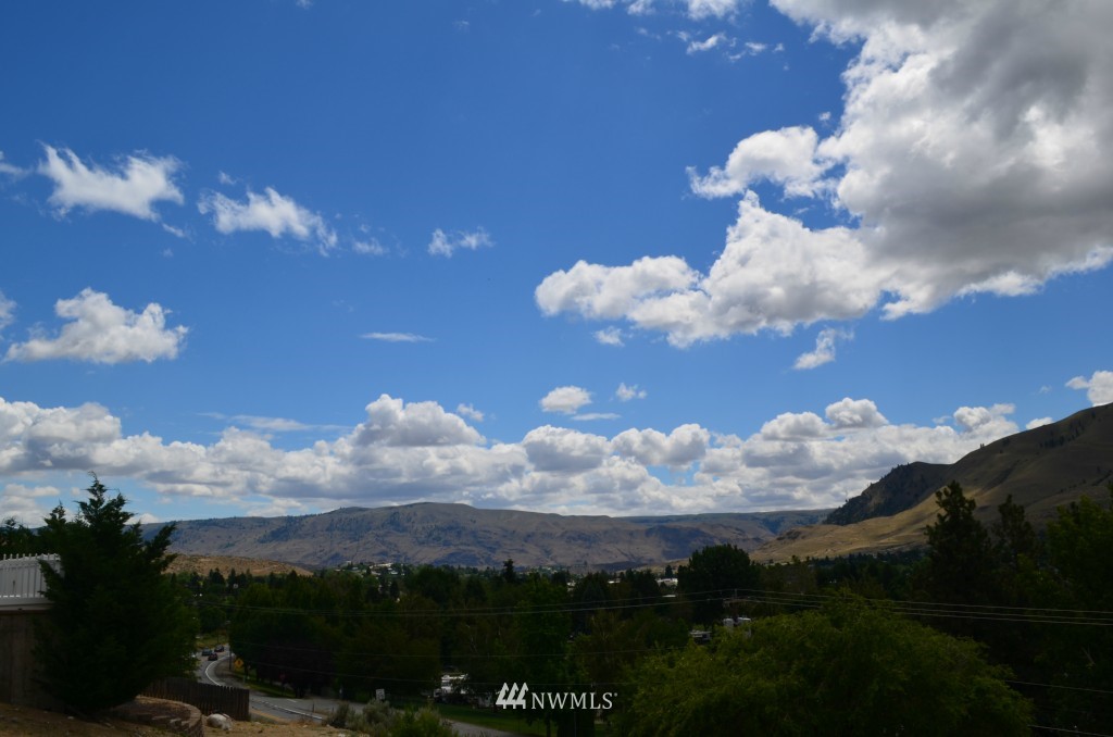 908 West Parkview Road Chelan, WA 98816 - Photo 22 of 22 Gallery Image 22
