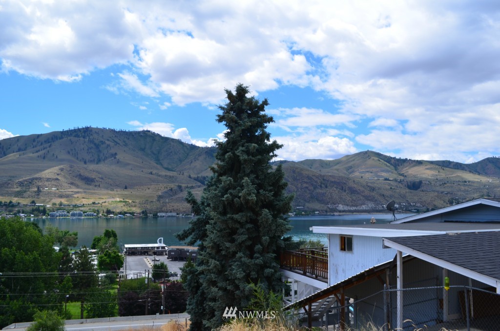 908 West Parkview Road Chelan, WA 98816 - Photo 8 of 22 Gallery Image 8