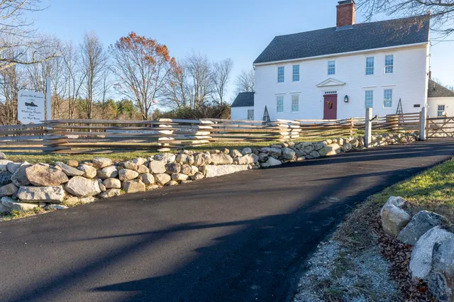 $1,400,000 | 392 High Street, Candia, NH 03034