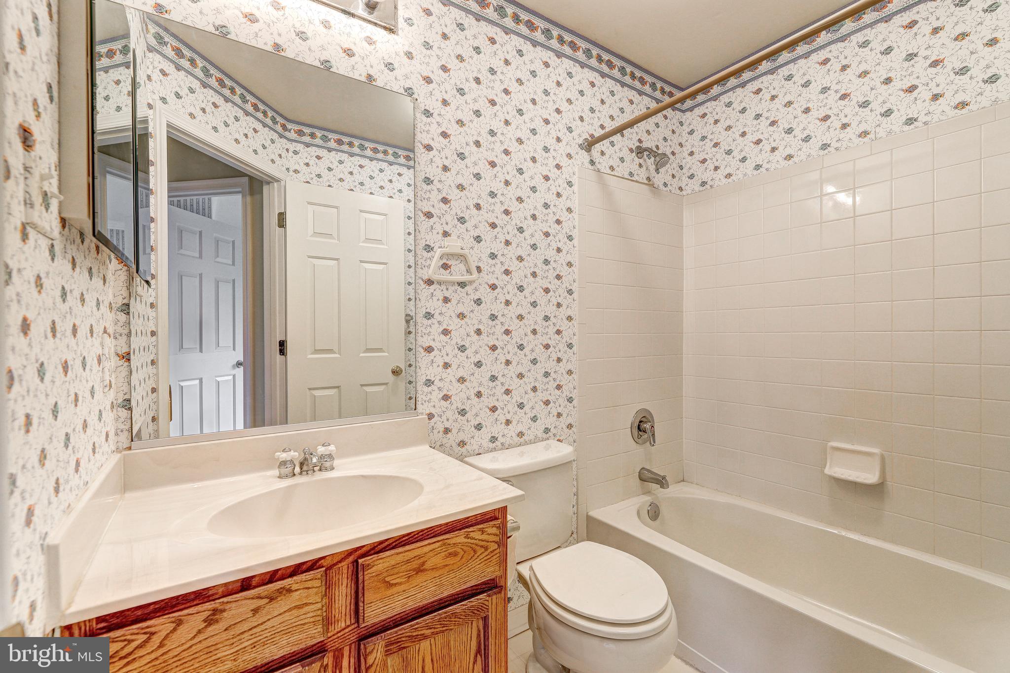 201 Marshall Wood Road Reisterstown, MD 21136 - Photo 23 of 28 Second floor hall bath