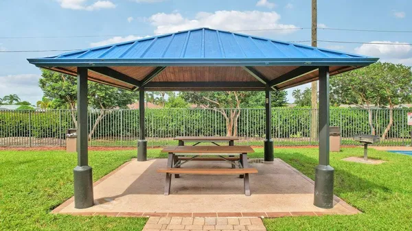 a view of a tennis court