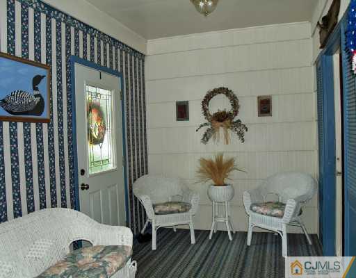 8 Leiane Court Edison, NJ 08817 - Photo 9 of 10 Gallery Image 9