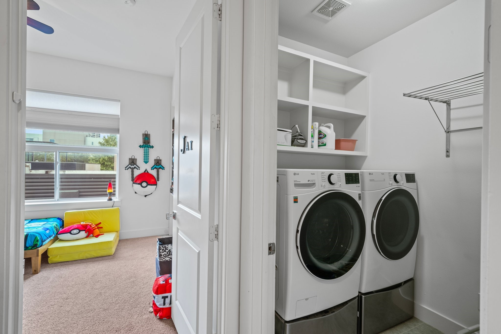 1804 Prospect Street Houston, TX 77004 - Photo 39 of 49 Very convenient laundry room on the same level as the bedrooms.