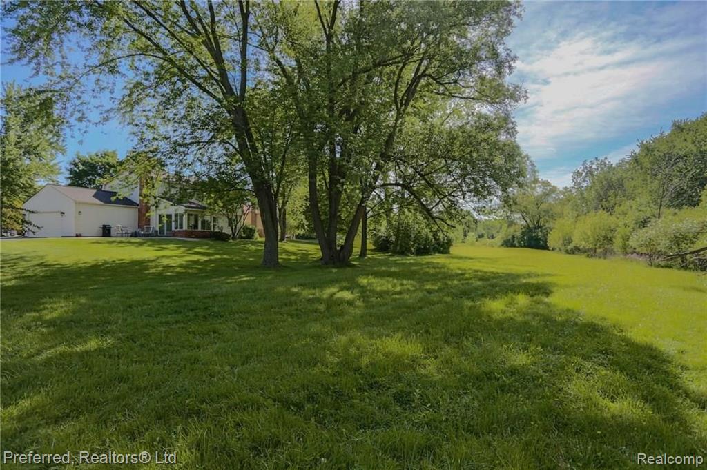 29943 High Valley Road Farmington Hills, MI 48331 - Photo 27 of 27