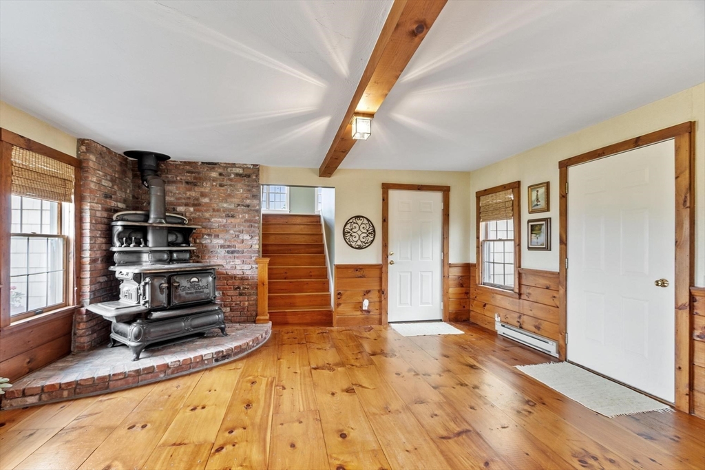 32 Osgood Road Sterling, MA 01564 - Photo 4 of 42