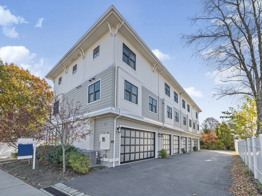 198 California Street, Unit 3 Newton, MA 02458 - Photo 2 of 34 a view of a large building