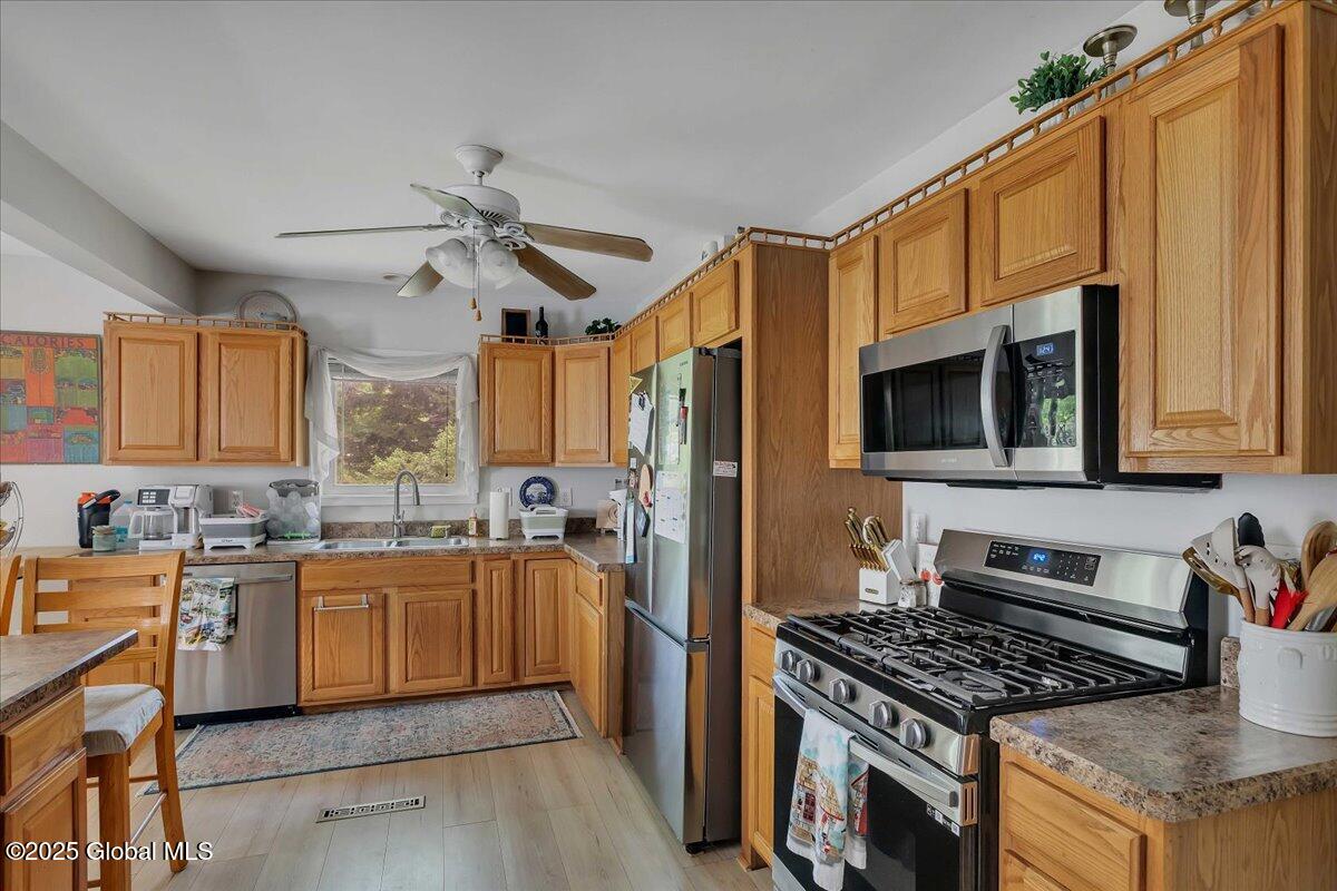 143 Manchester Road Schenectady, NY 12304 - Photo 14 of 39 15-IMG_4094