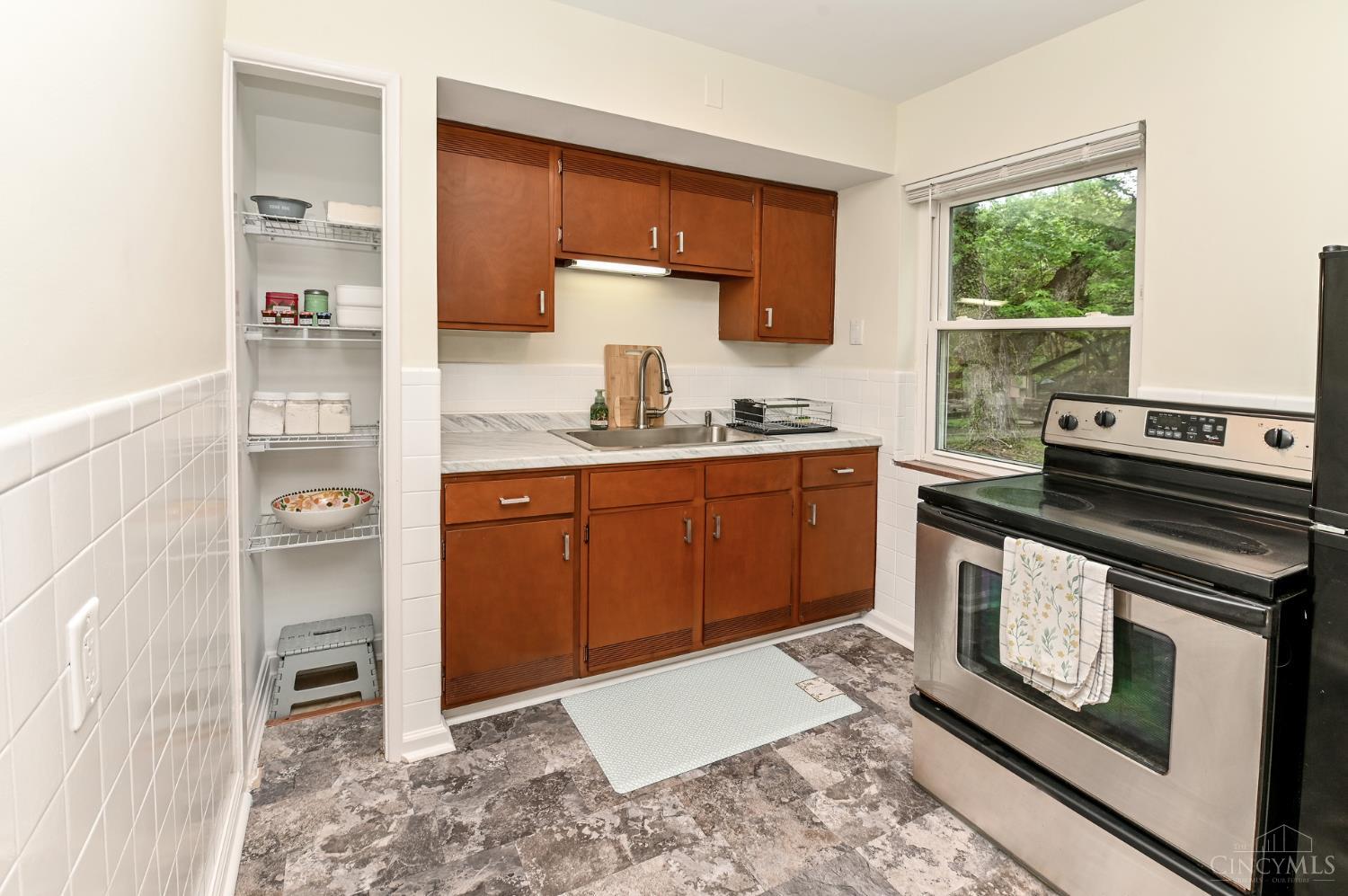 3680 Brotherton Road Cincinnati, OH 45209 - Photo 9 of 27