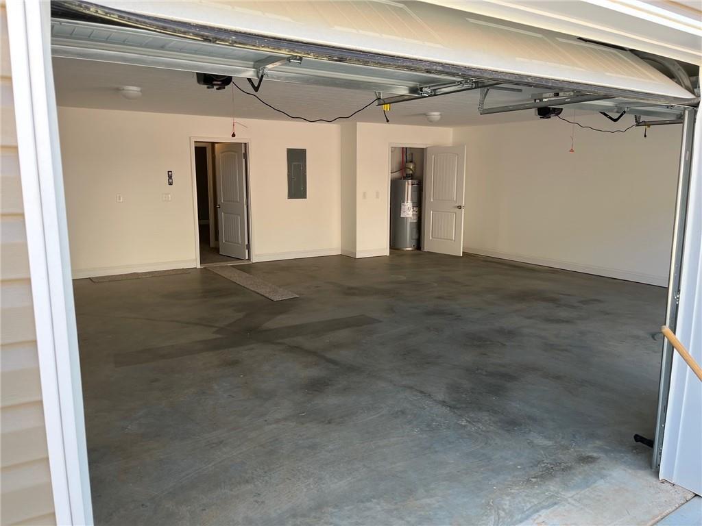 202 Gamel Road Dallas, GA 30157 - Photo 29 of 34 a view of a hallway with closet