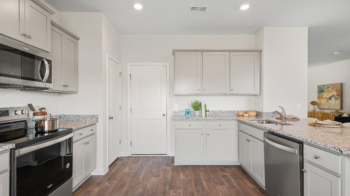 163 River Hill Road Goose Creek, SC 29445 - Photo 3 of 27 Brandon Kitchen Granite Electric_2