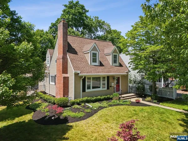 $850,000 | 428 Fairfield Avenue, Ridgewood, NJ 07450