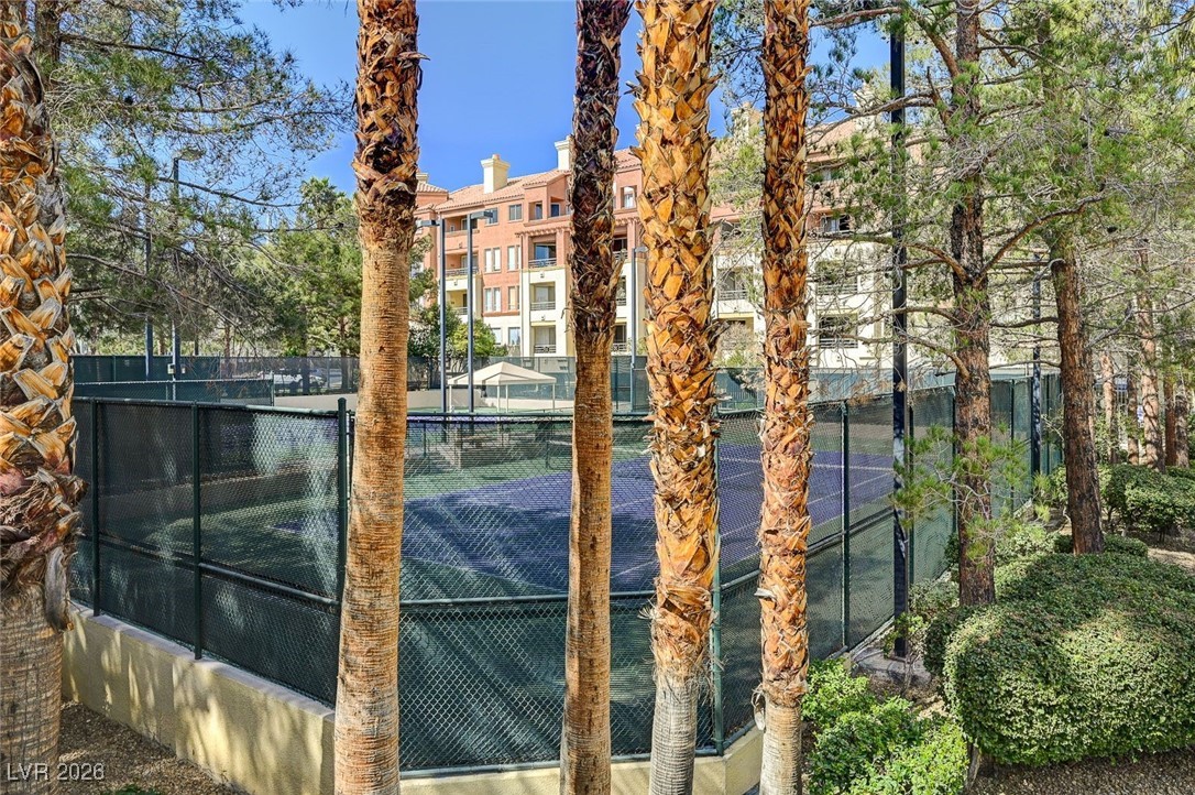 260 East Flamingo Road, Unit 319 Las Vegas, NV 89169 - Photo 4 of 35