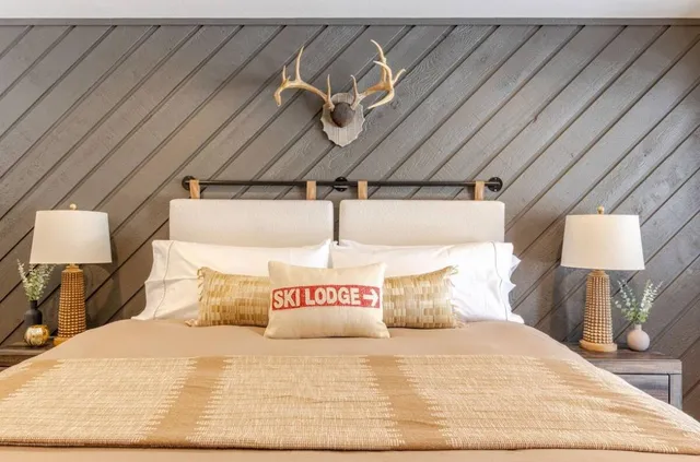 a view of living room washer and dryer