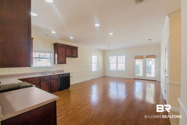 10335 Emmanuel Street Daphne, AL 36526 - Photo 4 of 29 Kitchen