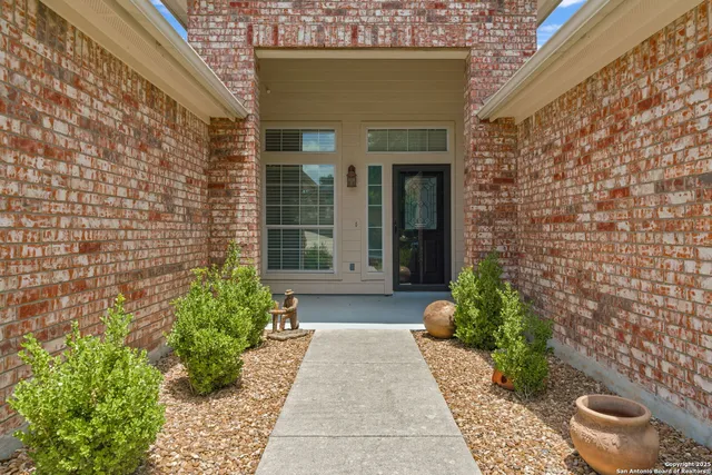 $350,000 | 121 Royal Troon Drive, Cibolo, TX 78108