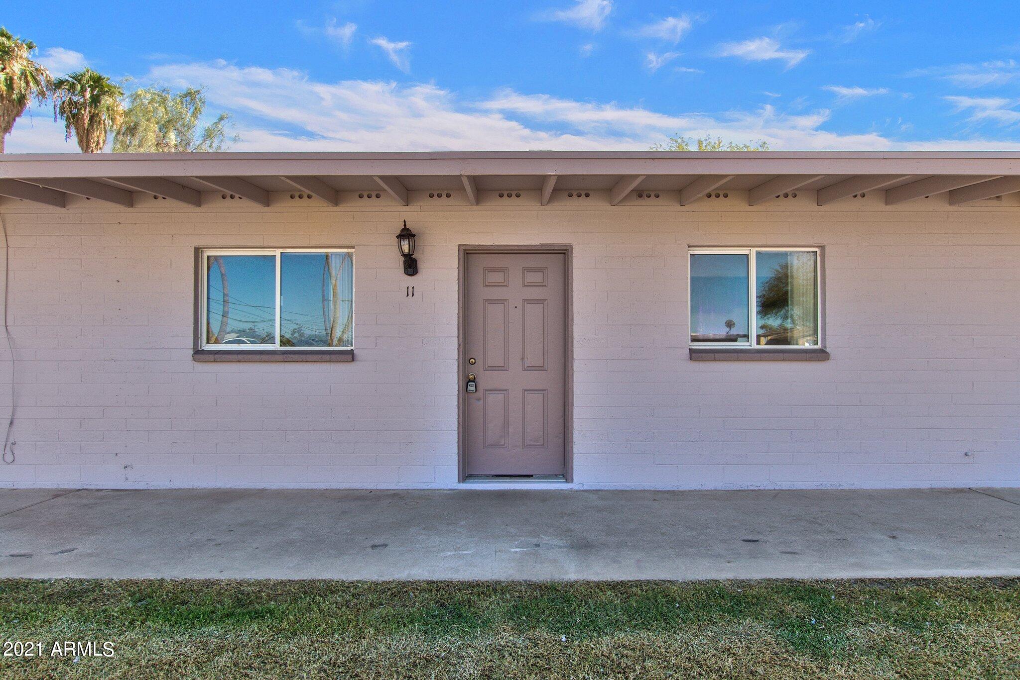 5632 South Montezuma Street Phoenix, AZ 85041 - Photo 4 of 49 03