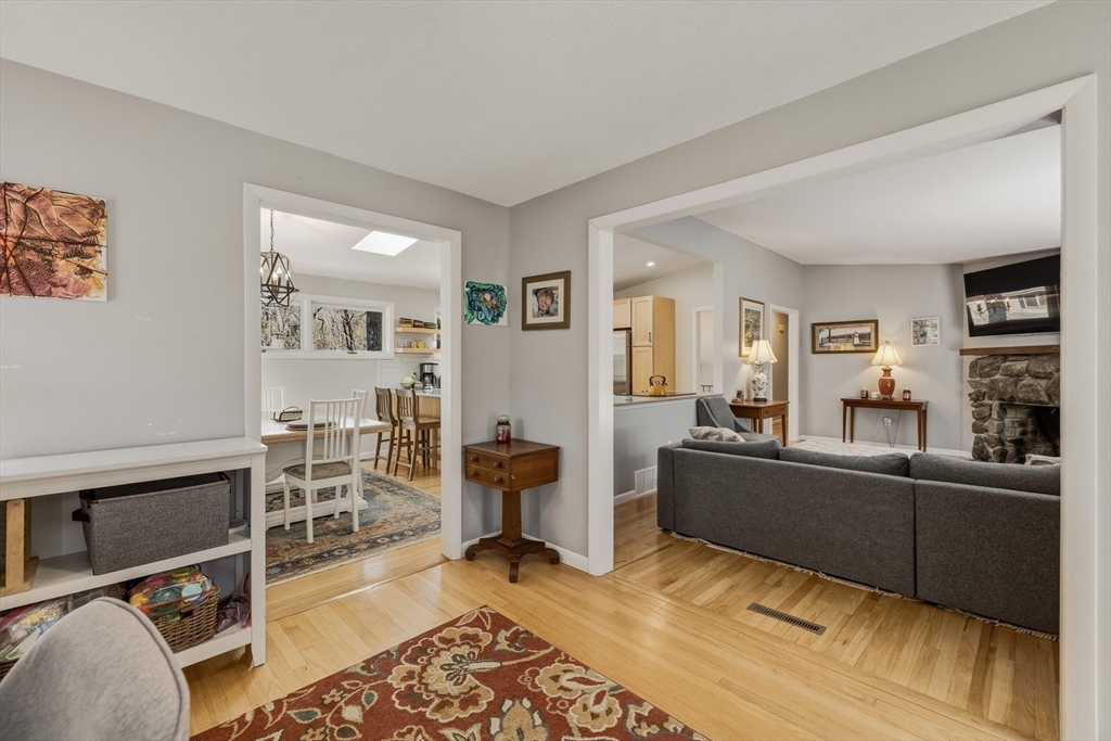 148 Aubinwood Road Amherst, MA 01002 - Photo 11 of 35